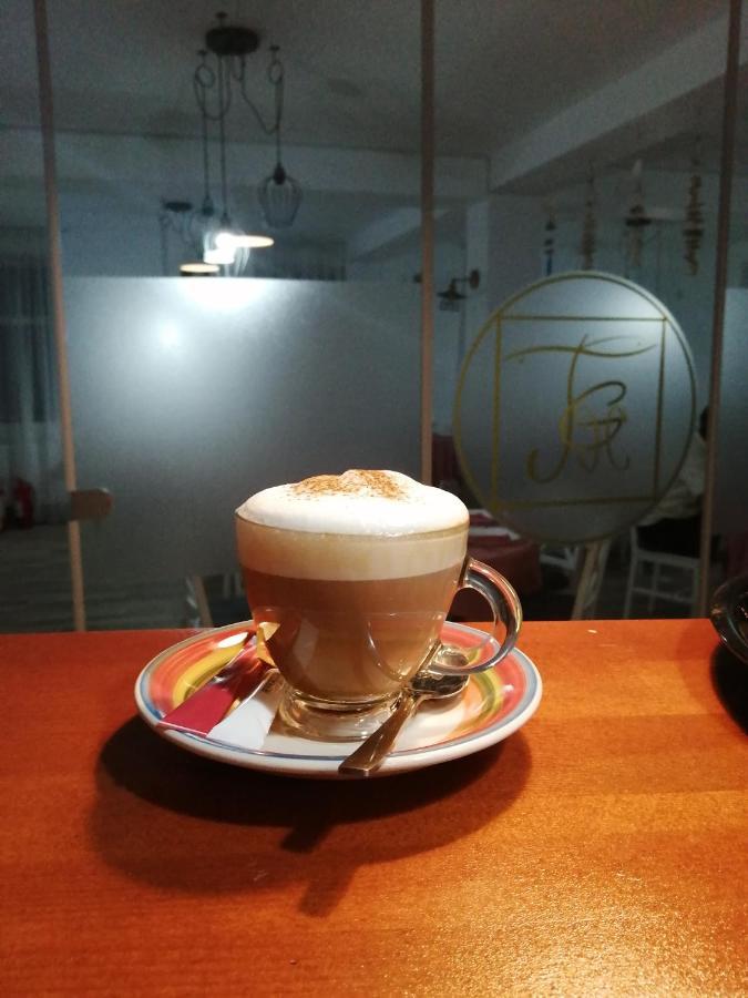 Tina Guest House Basarabi 外观 照片